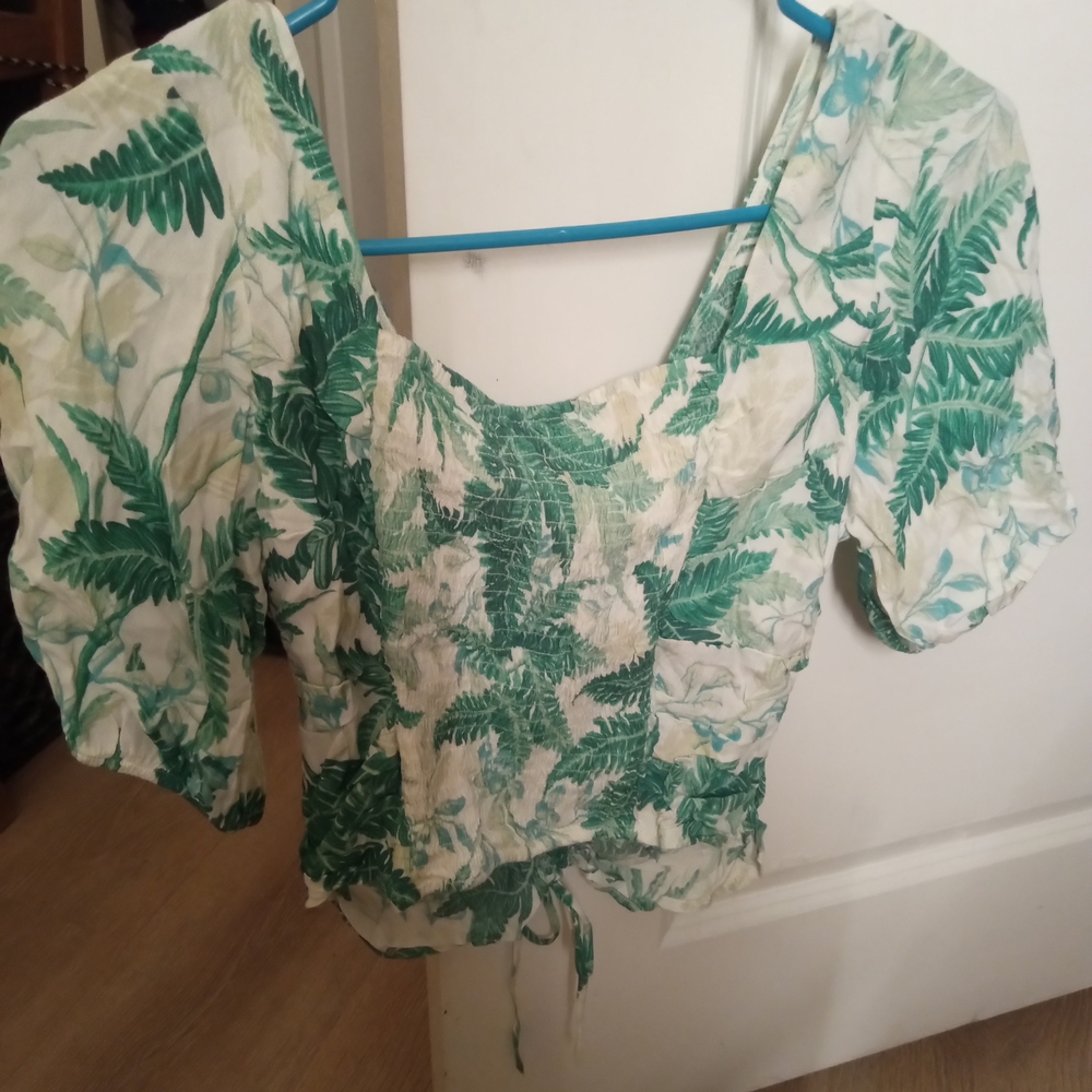 Green Leaf Women's Crop Top, Adjustable Drawstring, Size Medium